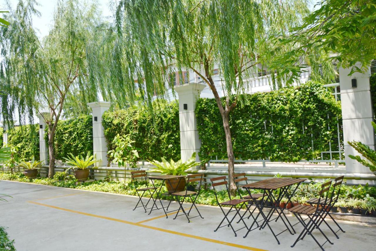 Siam Tharadol Hotel Bangkok Ngoại thất bức ảnh